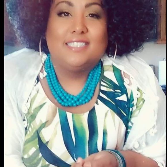 Meet your Posher, Rosario - Picture 1 of 1